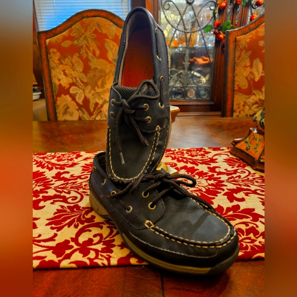 Boys boat shoes